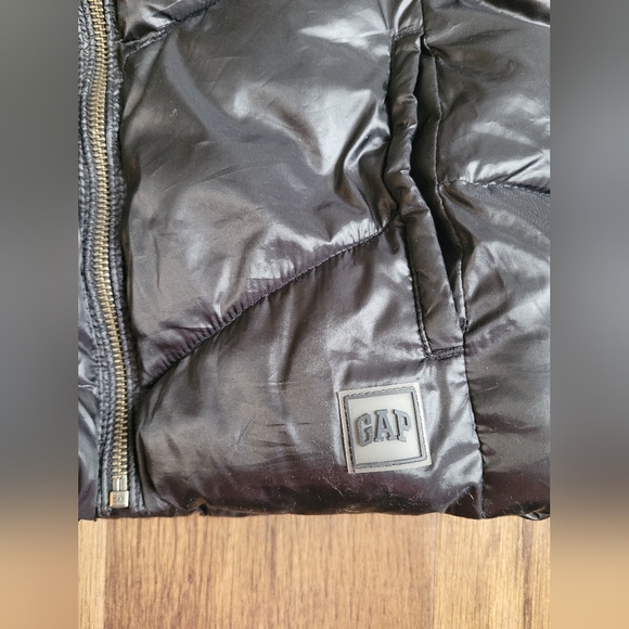 Gap Kids XL 14/16 Girls Black Chevron Fur Hooded Puffer Vest - Picture 10 of 11